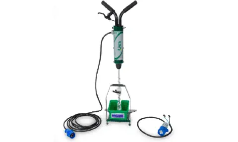 equipamento agrícola elétrico especializado, apresentado sobre um fundo branco para destacar seus detalhes.