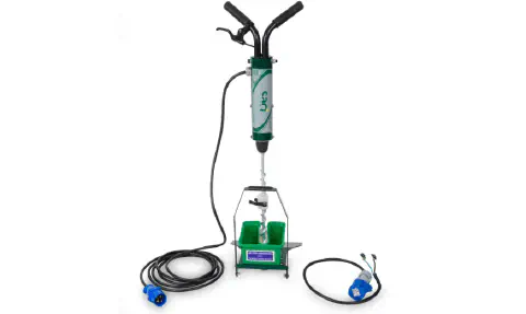 equipamento agrícola elétrico especializado, apresentado sobre um fundo branco para destacar seus detalhes.