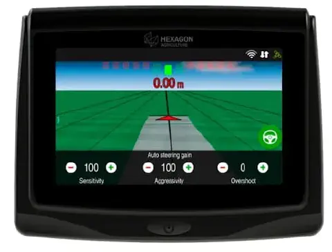 display de agricultura de precisão da marca Hexagon Agriculture, provavelmente instalado na cabine de um tr