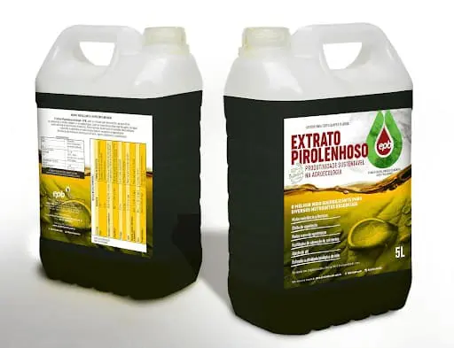 dois galões de 5 litros do produto ‘Extrato Pirolenhoso’ da marca EPB, posicionados sobre um fundo branco. O g
