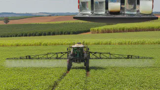 Miniatura do artigo de Gestão Agrícola: Mistura de Defensivos no Tanque: Como Evitar Problemas na Aplicação