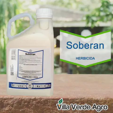 uma embalagem de 5 litros do herbicida Soberan, um produto da marca Bayer. O galão de plástico branco está pos