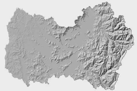 mapa de relevo topográfico em tons de cinza, representando uma área geográfica com variações significativas