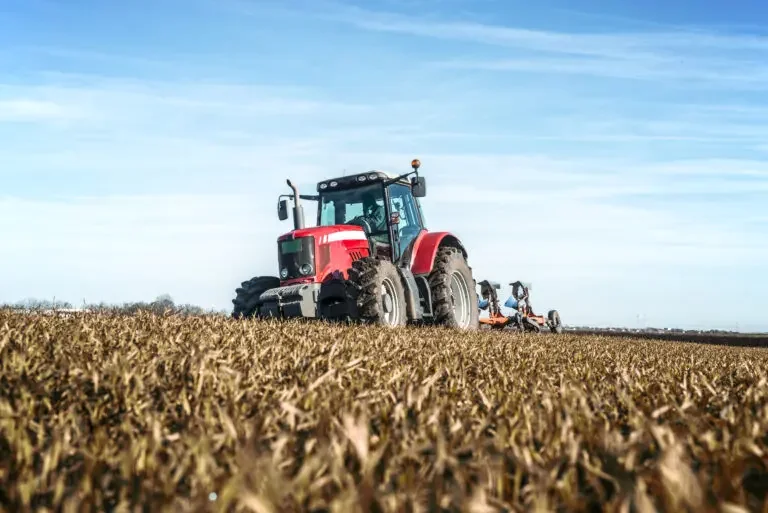 Máquinas Agrícolas: Inovação, Gestão e o Futuro do Agronegócio