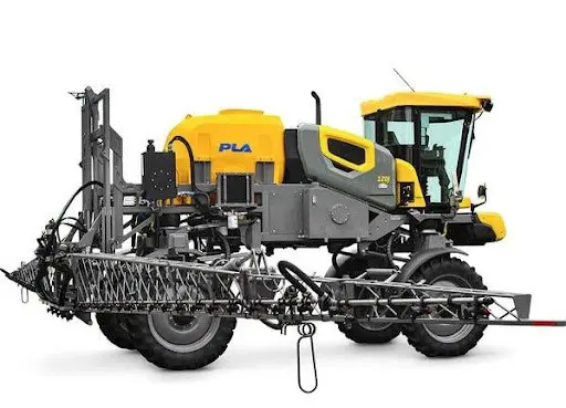 pulverizador autopropelido moderno, da marca PLA, modelo 120J, apresentado em um fundo branco que destaca s