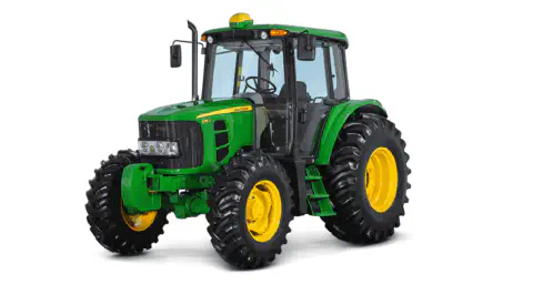 trator agrícola da marca John Deere, modelo 6130J, em um fundo branco e limpo. O veículo é apresentado em u