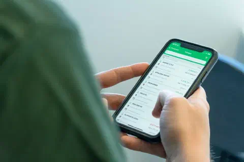 Equipe Aegro com produtores no campo