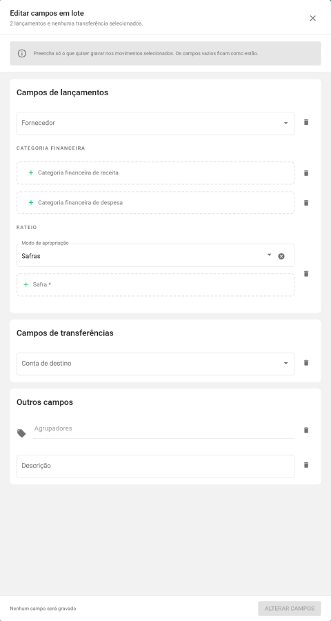 A gaveta Editar campos em lote, com os cartões Campos de lançamentos, Campos de transferências e Outros campos, cada campo com um ícone de lixeira ao lado, e o rodapé com o resumo e o botão Alterar campos